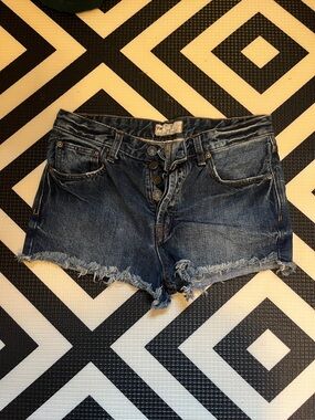 Free People Dark Blue Distressed Denim Cutoff Shorts sz 27